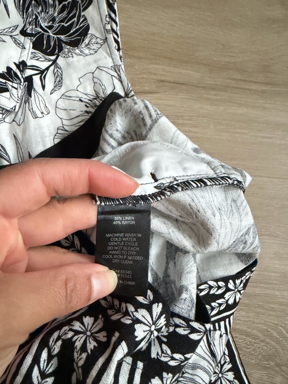 Belle Vere Linen Blend Black and White Romper SZ XS Sleeveless Floral Summer - Picture 7 of 9